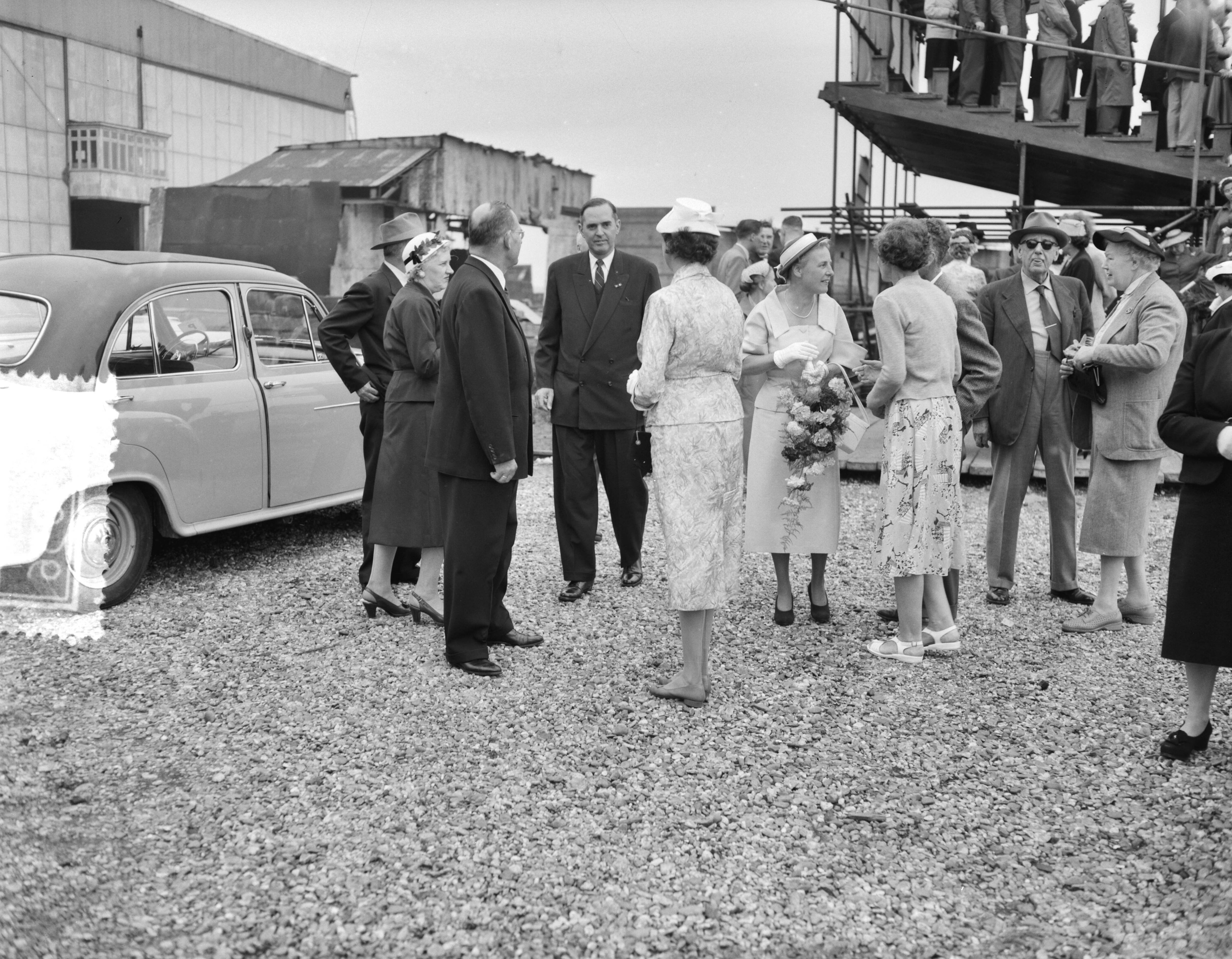Fotocollectie Anefo — Tewaterlating mijnenveger Hr. Ms. "Meppel" bij Haarlemse Scheepsbouwmaatschappij — Foto: Rossem, Wim van / Anefo. Licentie: Set B: Rechtenvrij / Publiek Domein. Bron: Nationaal Archief. http://hdl.handle.net/10648/a94c2082-d0b4-102d-bcf8-003048976d84