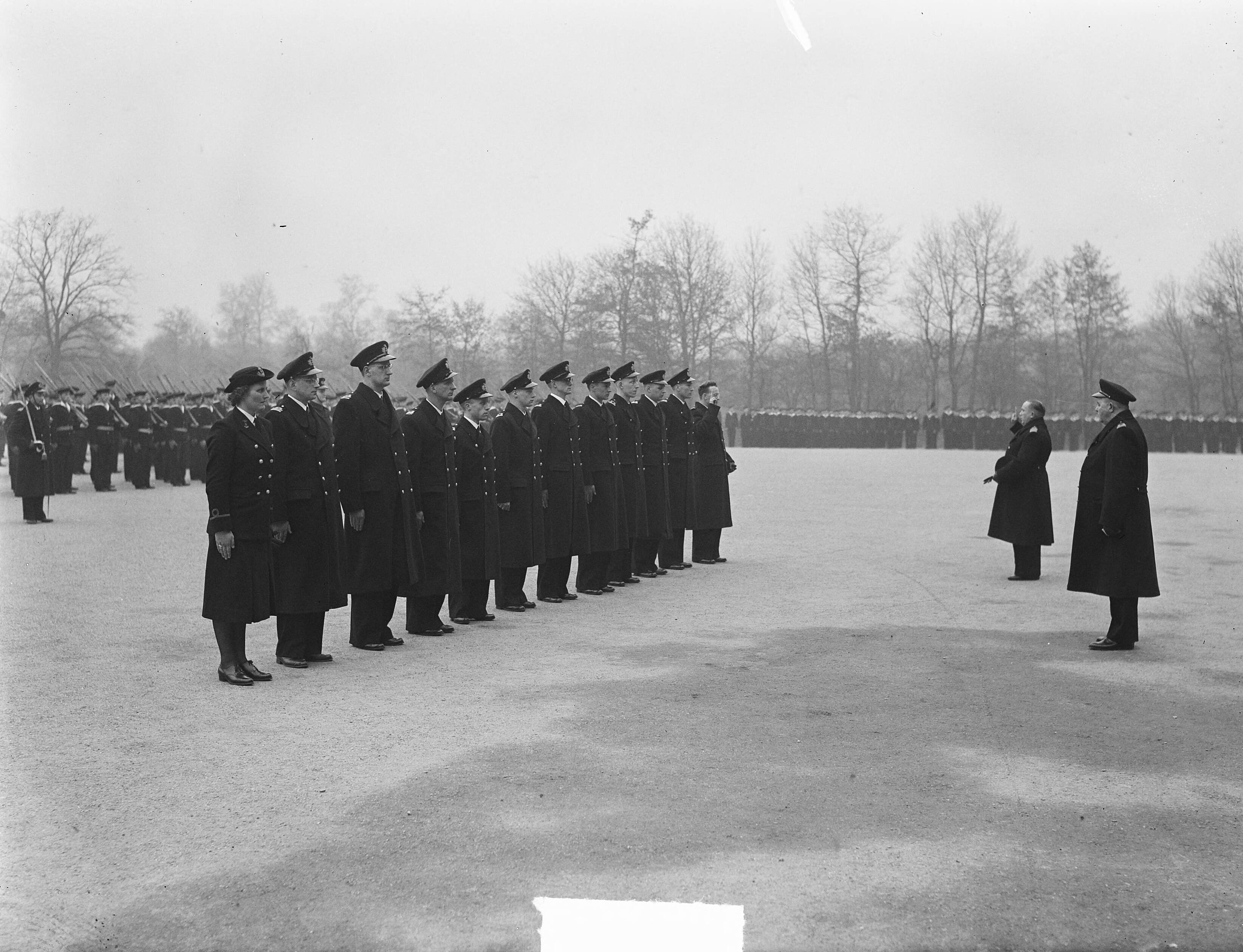Beëdiging van marine-officieren in het MOC Hilversum — Foto: Nijs, Jac. de / Anefo. — Licentie: Set B: Rechtenvrij / Publiek Domein. Bron: Nationaal Archief. http://hdl.handle.net/10648/a8d5790a-d0b4-102d-bcf8-003048976d84
