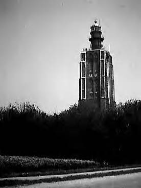 Loodswezen en Kustbeveiliging [RVD] — Vuurtoren van Westkapelle — Foto: Rijksvoorlichtingsdienst (RVD). Licentie: Set B: Rechtenvrij / Publiek Domein. Bron: Nationaal Archief. http://hdl.handle.net/10648/af7ddb08-d0b4-102d-bcf8-003048976d84
