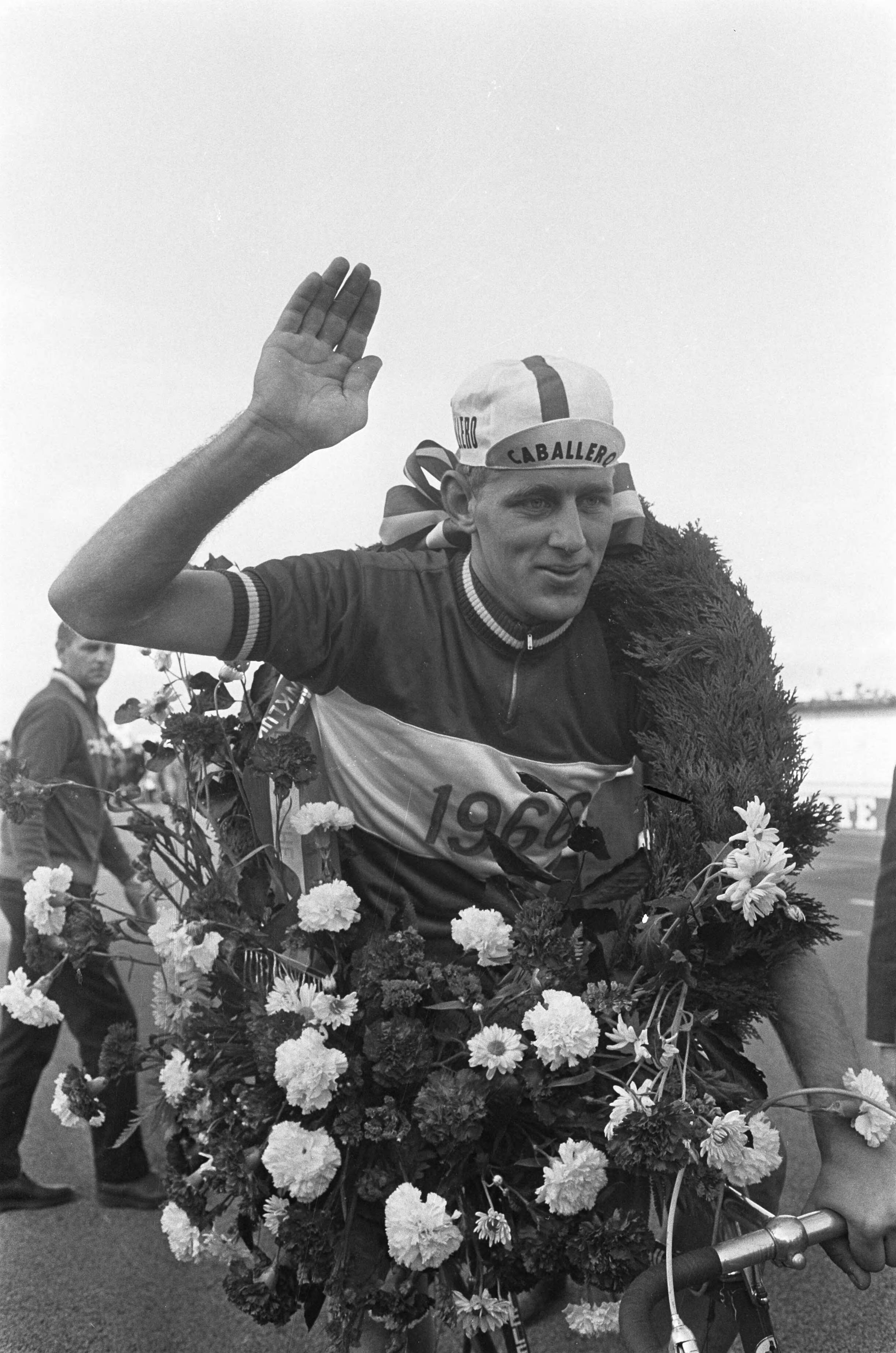 Fotocollectie Anefo — Wielerkampioenschappen te Zandvoort, kampioen bij amateur Jan van der Horst — Foto: Koch, Eric / Anefo. Licentie: Set B: Rechtenvrij / Publiek Domein. Bron: Nationaal Archief. http://hdl.handle.net/10648/aaf591b6-d0b4-102d-bcf8-003048976d84