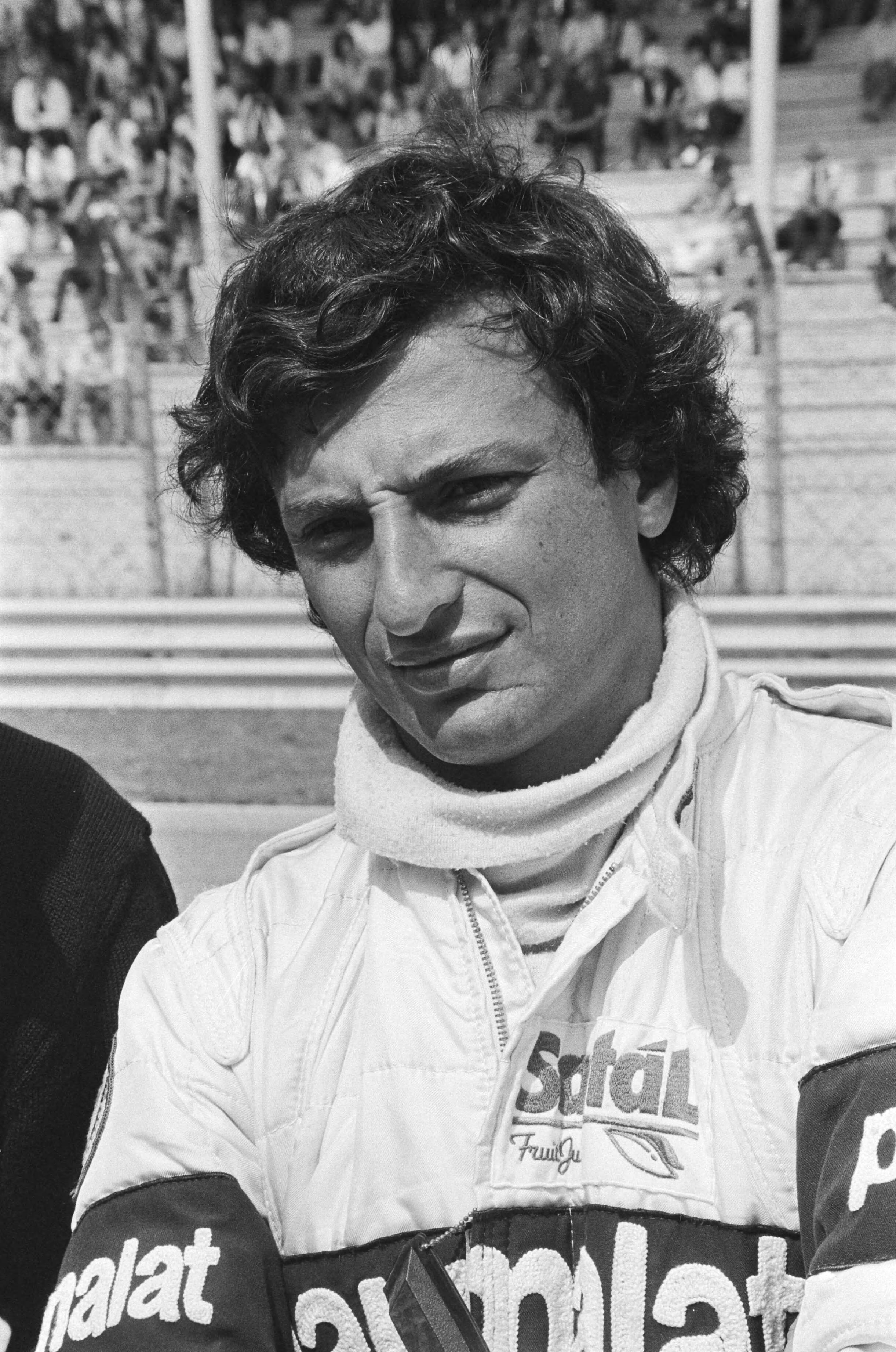 Fotocollectie Anefo — Grand Pris van Nederland te Zandvoort; koppen coureurs, Riccardo Patrese — Foto: Dijk, Hans van / Anefo. Licentie: Set B: Rechtenvrij / Publiek Domein. Bron: Nationaal Archief. http://hdl.handle.net/10648/ad1abdb8-d0b4-102d-bcf8-003048976d84